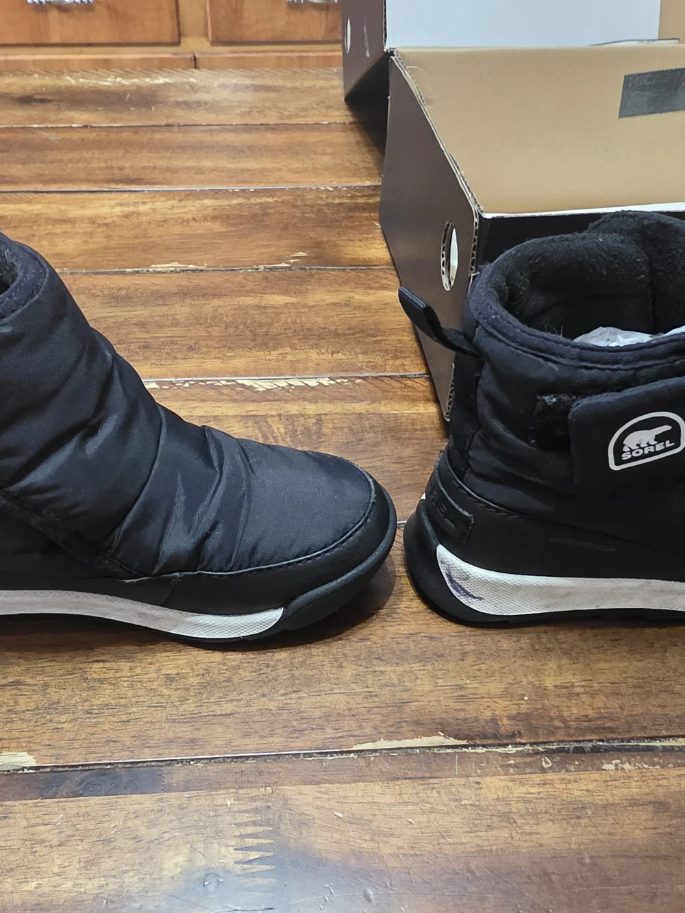 Sorel Whitney II Plus wrap snow bootie size 13/31